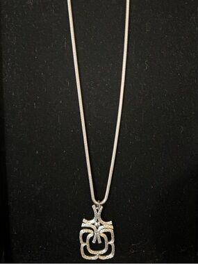 VTG Avon Silver-tone Pendant Necklace